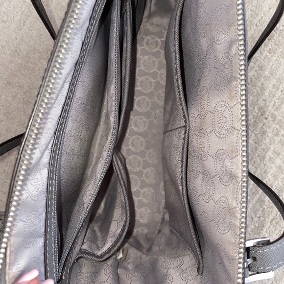 Michael Kors Jet Set Large Crossgrain Leather Tote - Picture 5 of 6